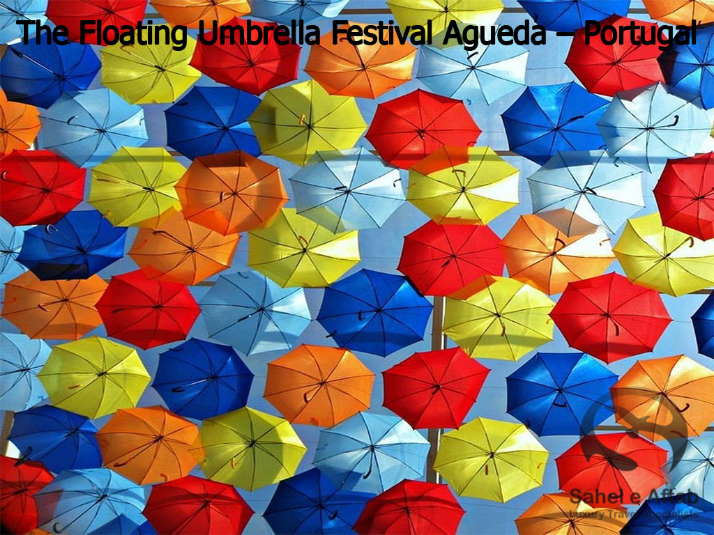 The-Floating-Umbrella-Festival-Agueda-–-Portugal1